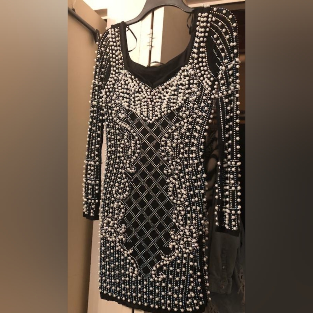 Black short dress with pearls